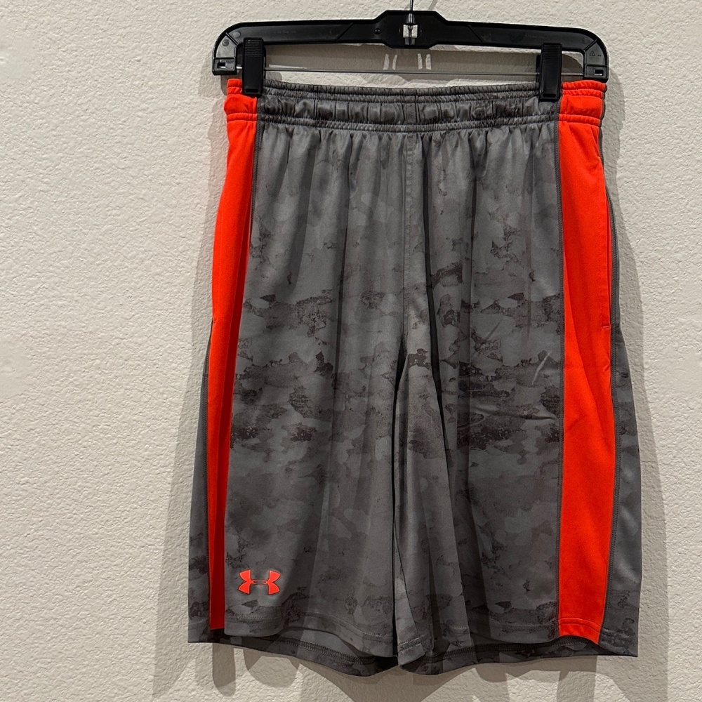 Under Armour Grey Camo Athletic Shorts SM/P